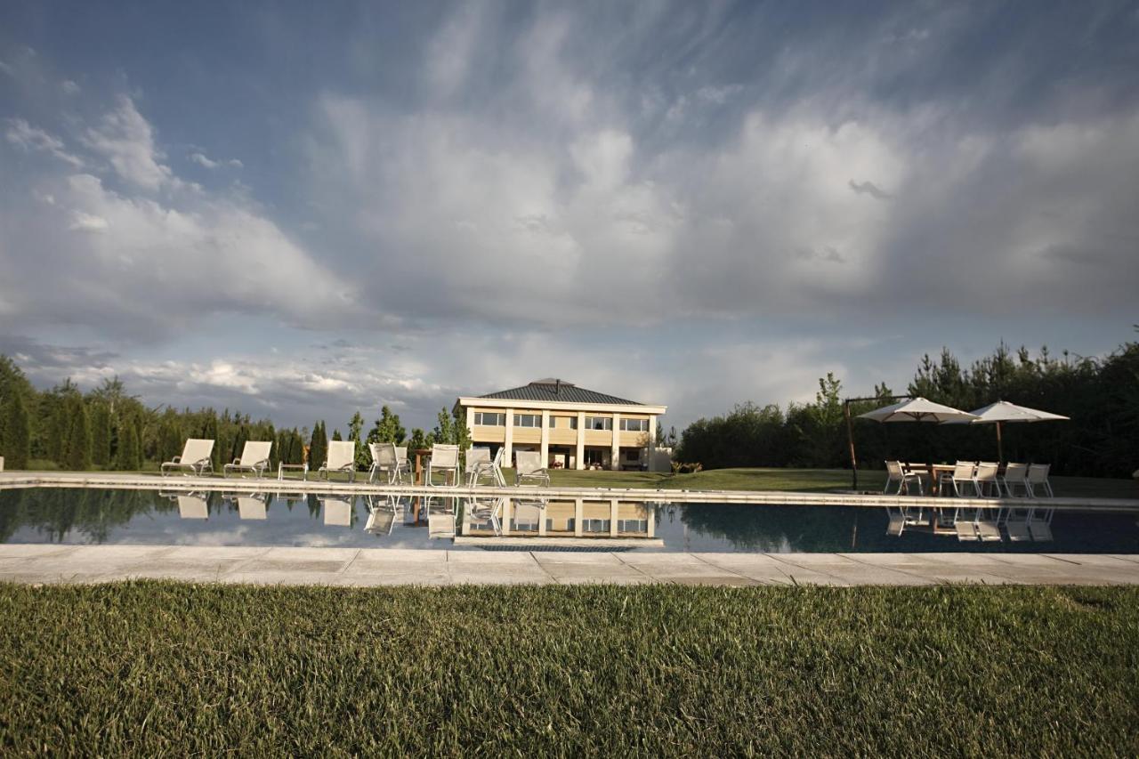 Estancia Mendoza Wine Hotel Tunuyan Exterior photo